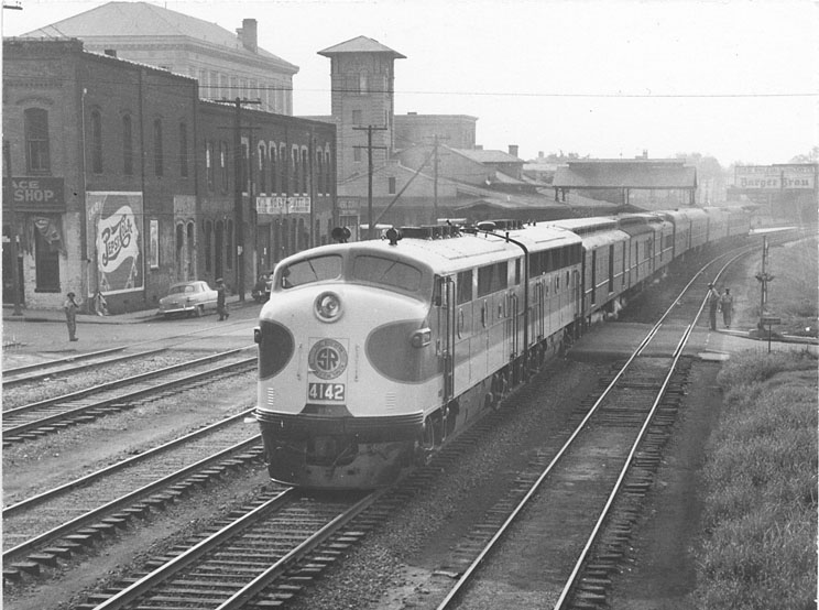 unionstation_train_1950s.jpg (744×554)