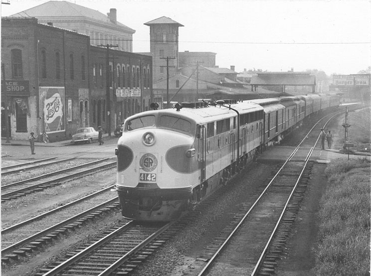 unionstation_train_1950s.jpg (744×554)