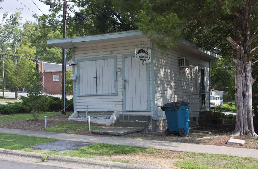 MIRACLES BARBER SHOP - 1407 WEST KNOX STREET Open Durham