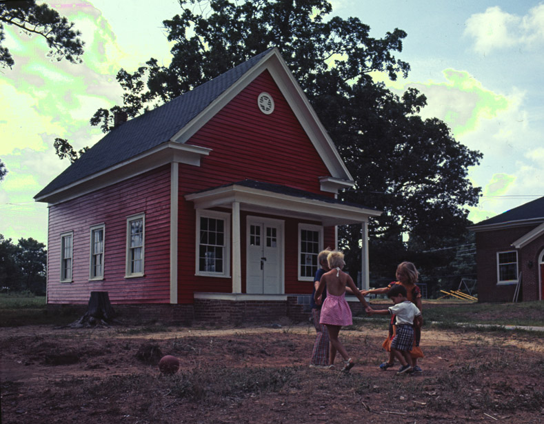 lowesgrovelittleredschoolhouse_072473.jpg