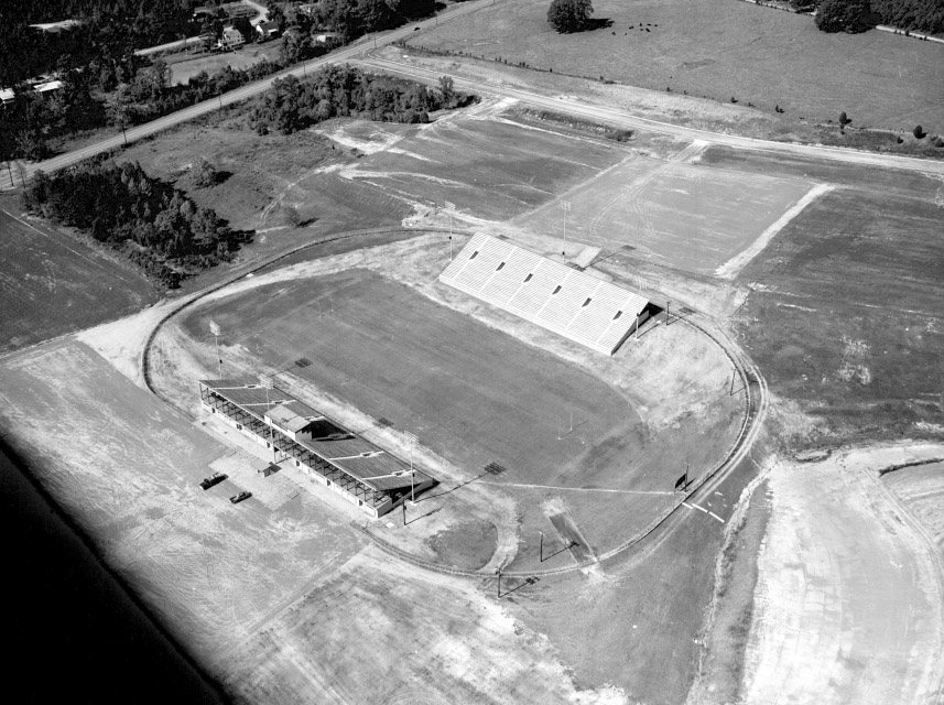 [Image: countystadium_1_1960.jpg]