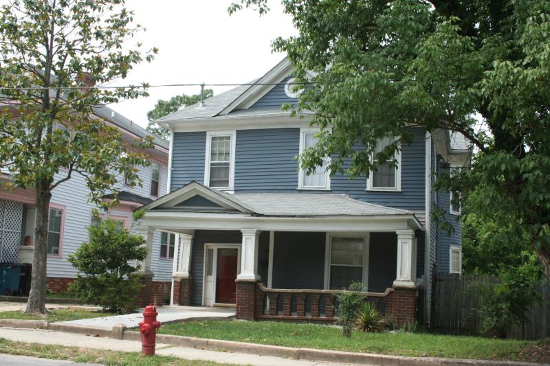 519 Holloway Street, June 2007.