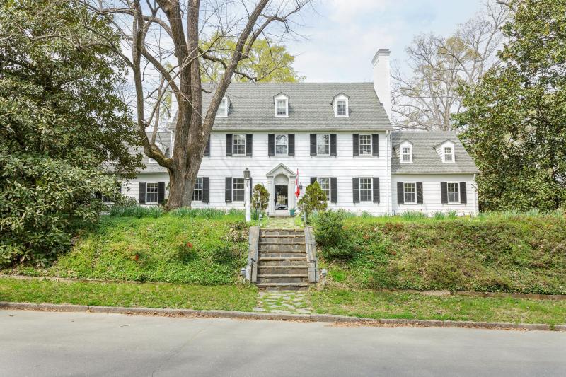 Fuller-Barnhardt-Freelon House