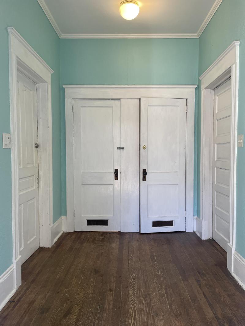 407 Swift entryway