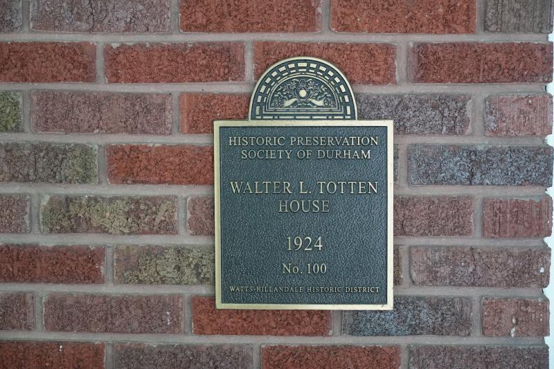 Picture of Preservation Durham Plaque on the Walter L. Totten House