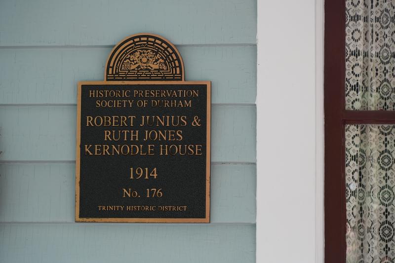 Picture of Preservation Durham Plaque on the Robert Junius & Ruth Jones Kernodle House