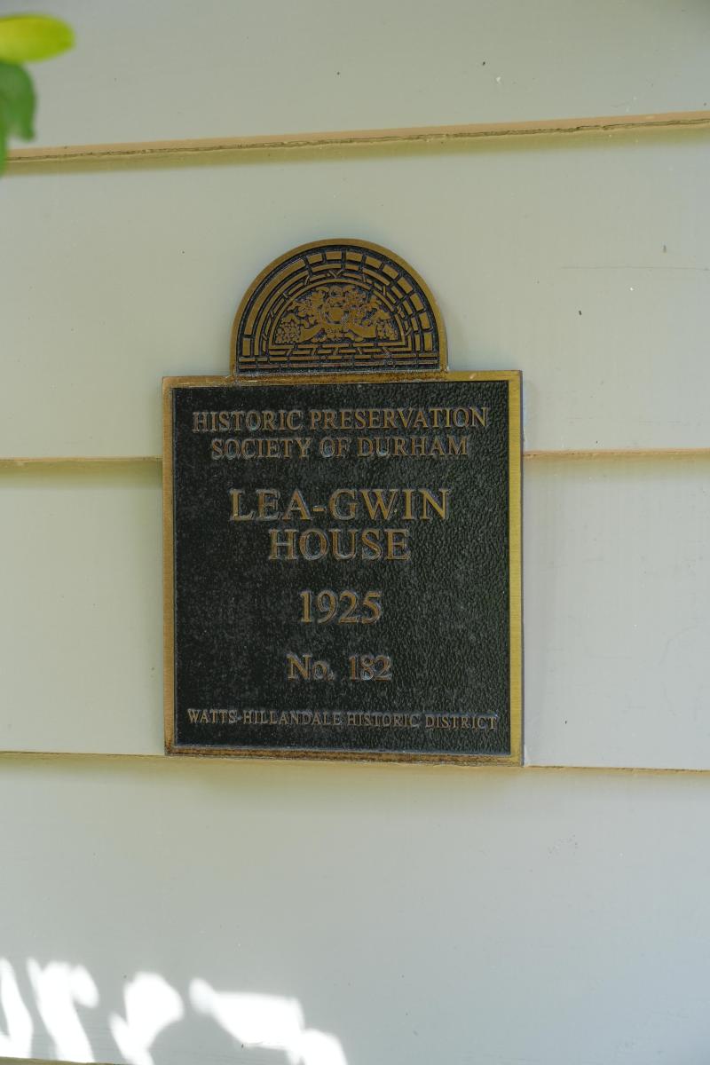 Picture of Preservation Durham Plaque on the Lea-Gwin House