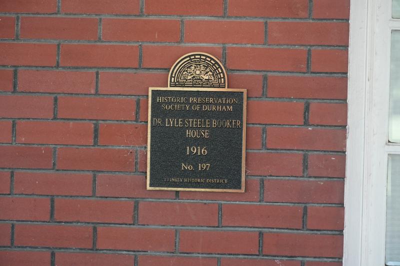 Picture of Preservation Durham Plaque on the Dr. Lyle Steele Booker House