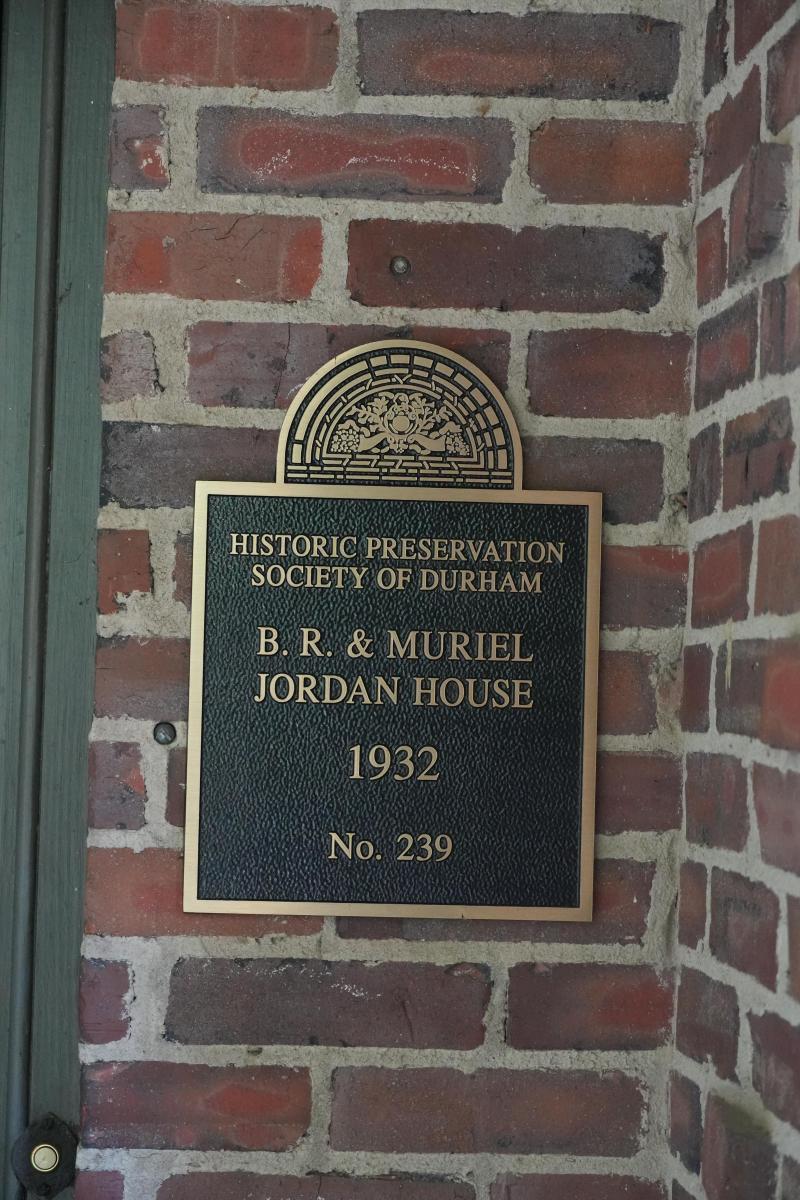 Picture of Preservation Durham Plaque on the B.R. & Muriel Jordan House