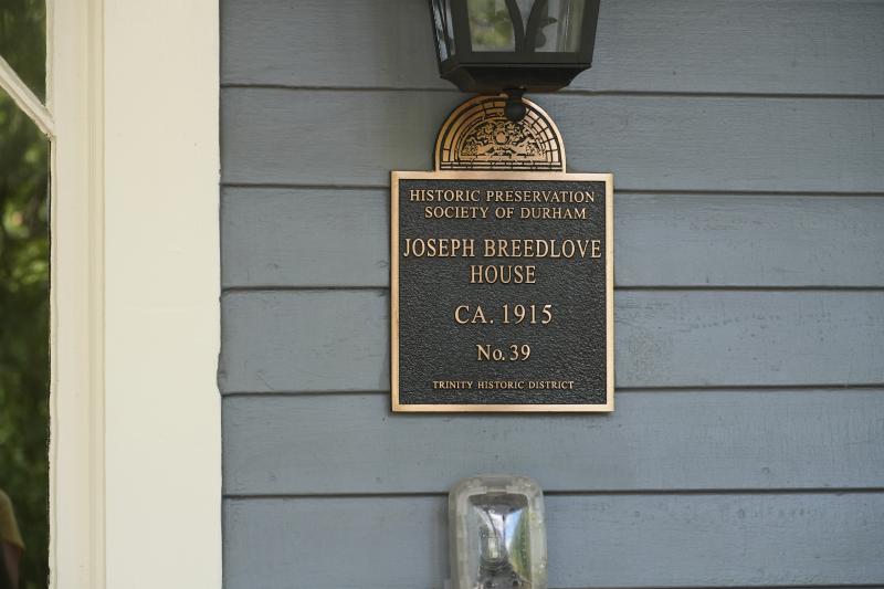 Picture of Preservation Durham Plaque on the Joseph Breedlove House