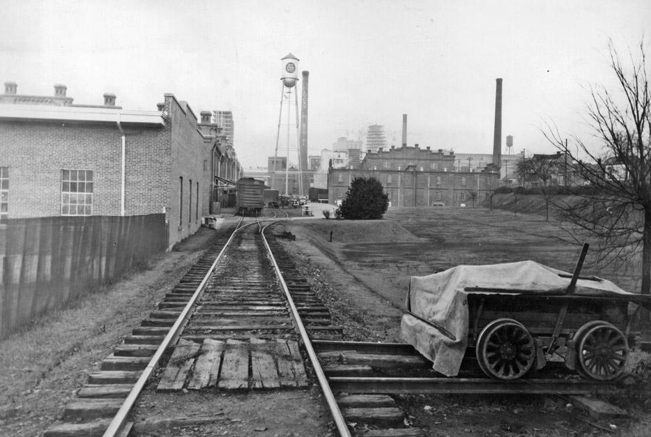 americantobacco_courtyard_N_1937.jpeg