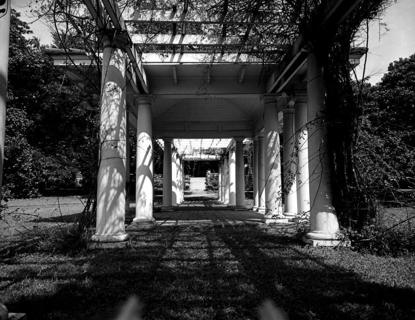 fouracres_pergola_080956.jpg