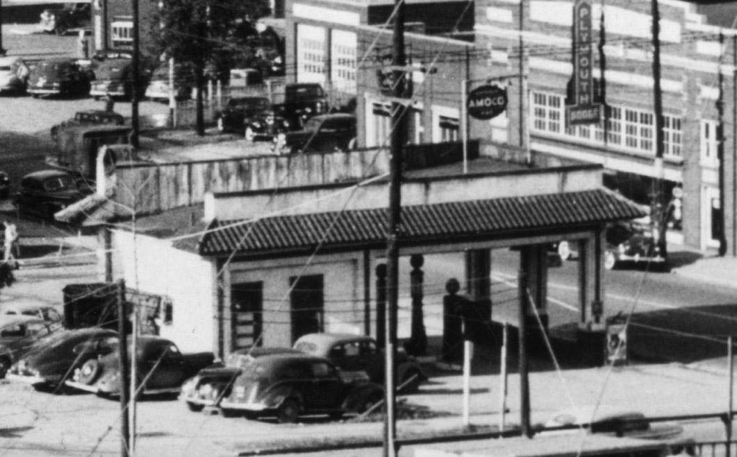 amoco_sw_dukeandmain_1948.jpg