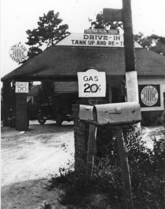 lakewoodfillingstation_1930s.jpg