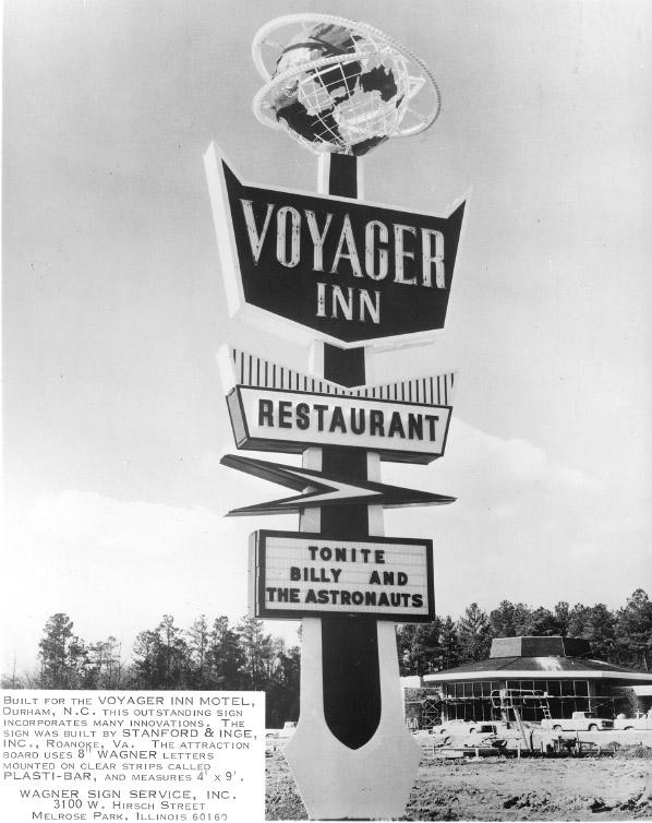 voyagerinn_sign.jpg