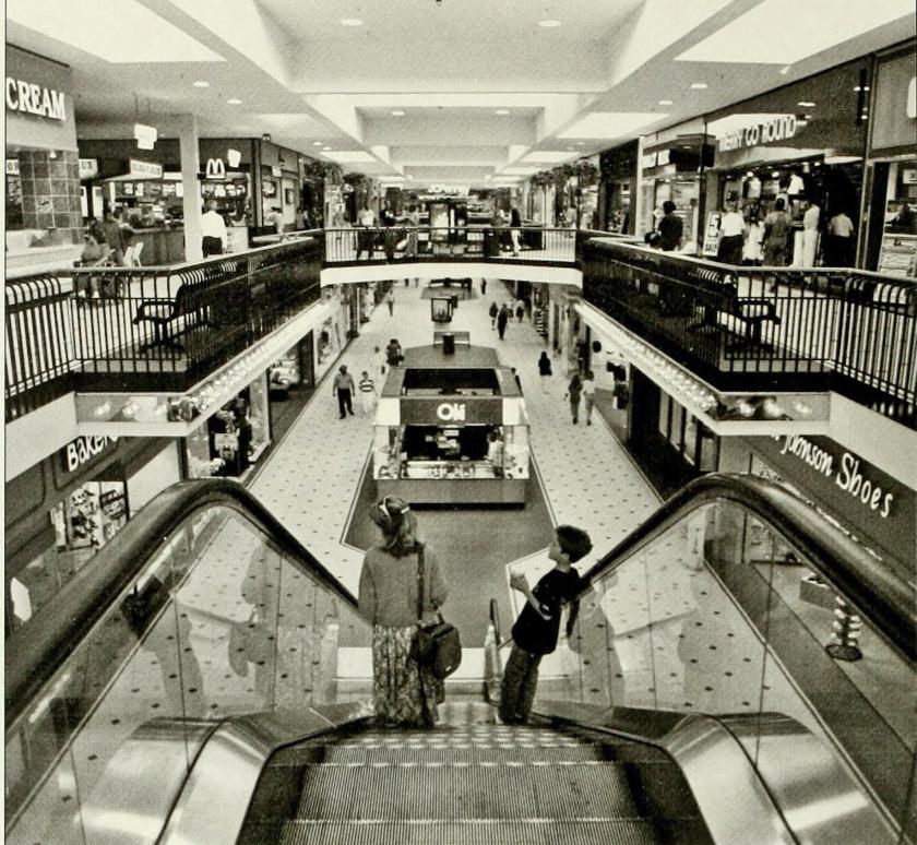 southsquaremall_interior_1990.jpg