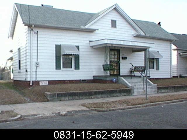 208 S Guthrie 2_1.jpg